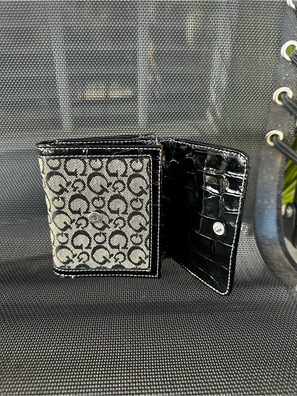 GUESS Vintage Black and Beige Signature Compact Wallet with Logo Plaque